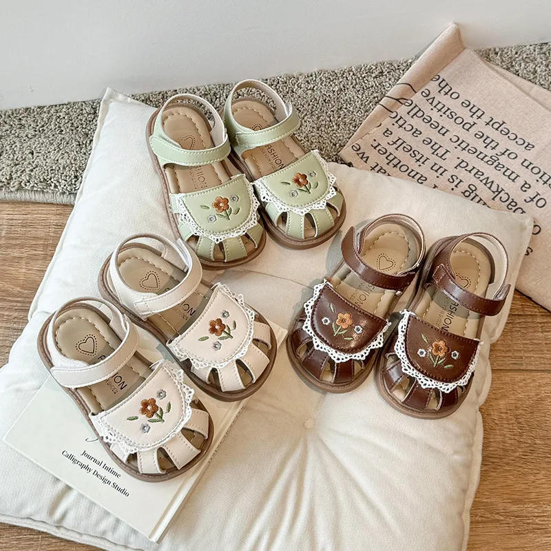 

Children Fashion Cute Design Sense Sandals 2024 Summer New Korean Style Beach Shoes Round Head Flowers All Match Princess Shoes