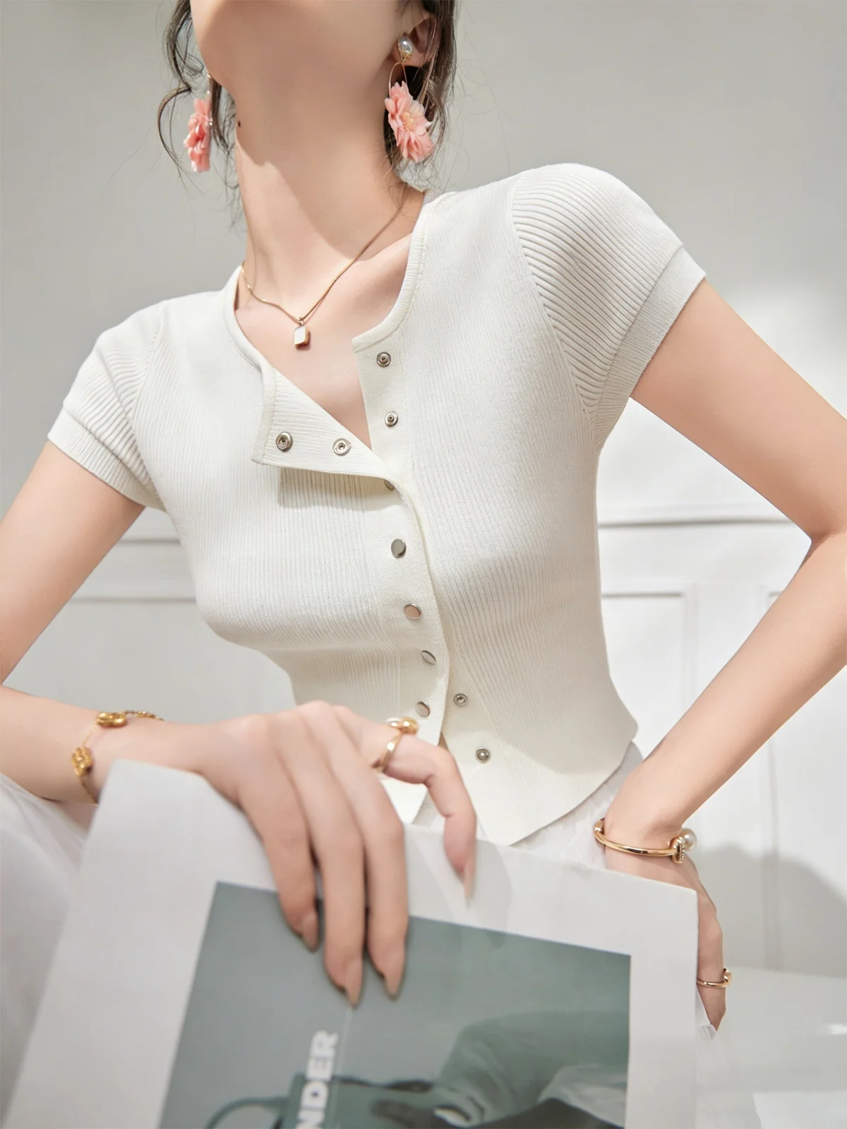 

Lulu Korean Style Slim Fit Short Sleeve Women's Top Summer New Asymmetrical Fashionable Small Shirt Casual Elegant