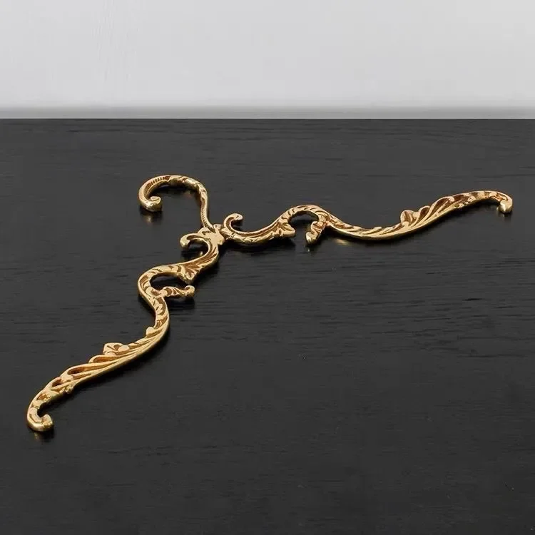Vintage court style home hanger hotel bedroom wardrobe storage brass hook