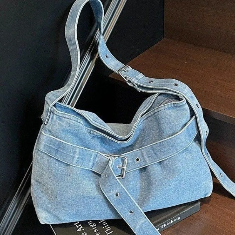 

Minimalist Elegant Diaper Bags: Women's Luxury Leather Crossbody Bag, Simple Vintage Fashionable Large Capacity Commuter Tote