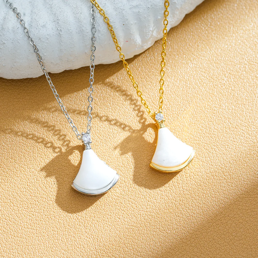 

new Fan-shaped dress, titanium steel necklace, versatile and high-end, light luxury collarbone chain for women