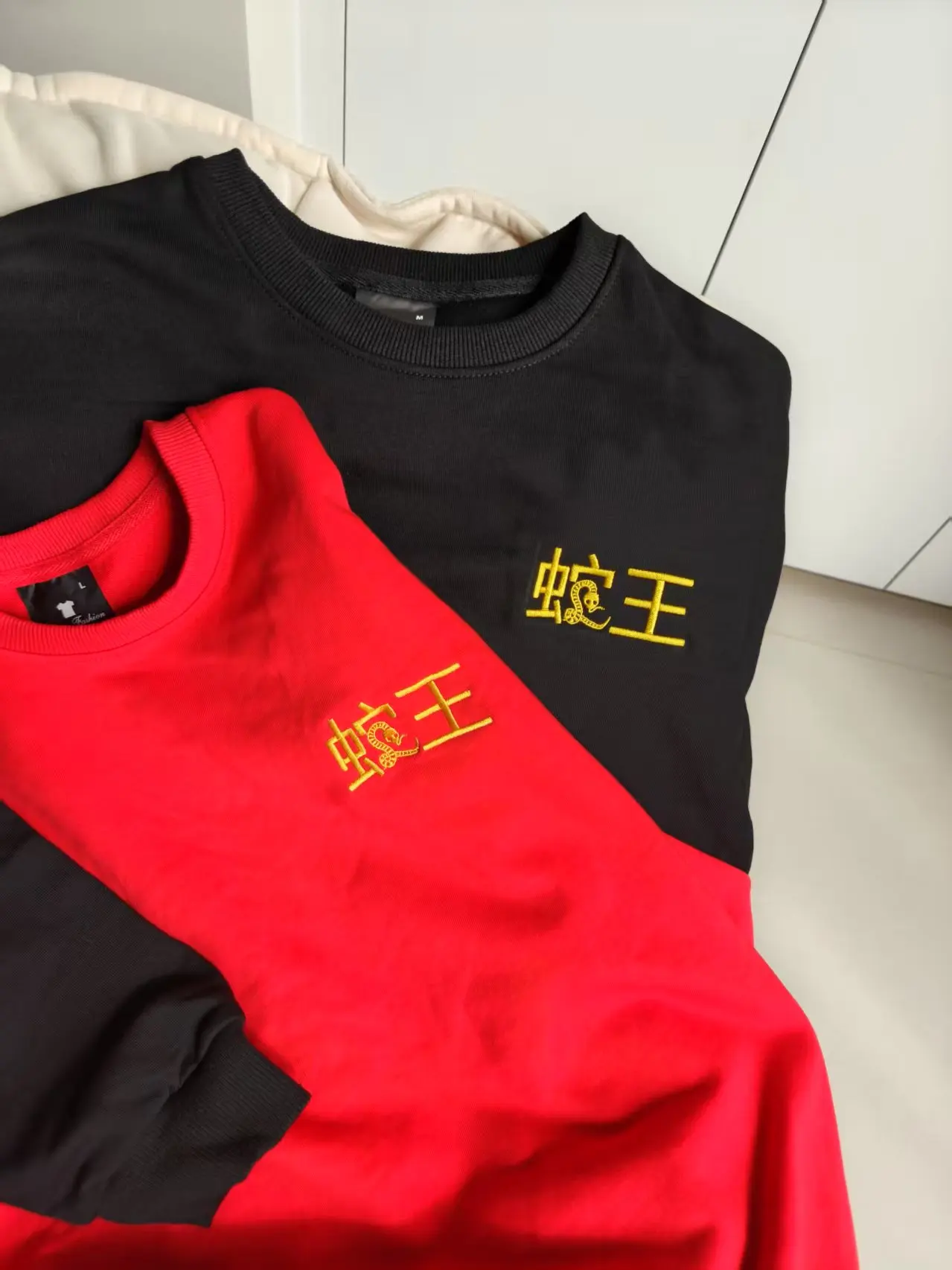 Cantonese culture PLAYFUL Ridicule Embroidery Snake King Hotsale Soft cotton Man Woman Sweatshirt