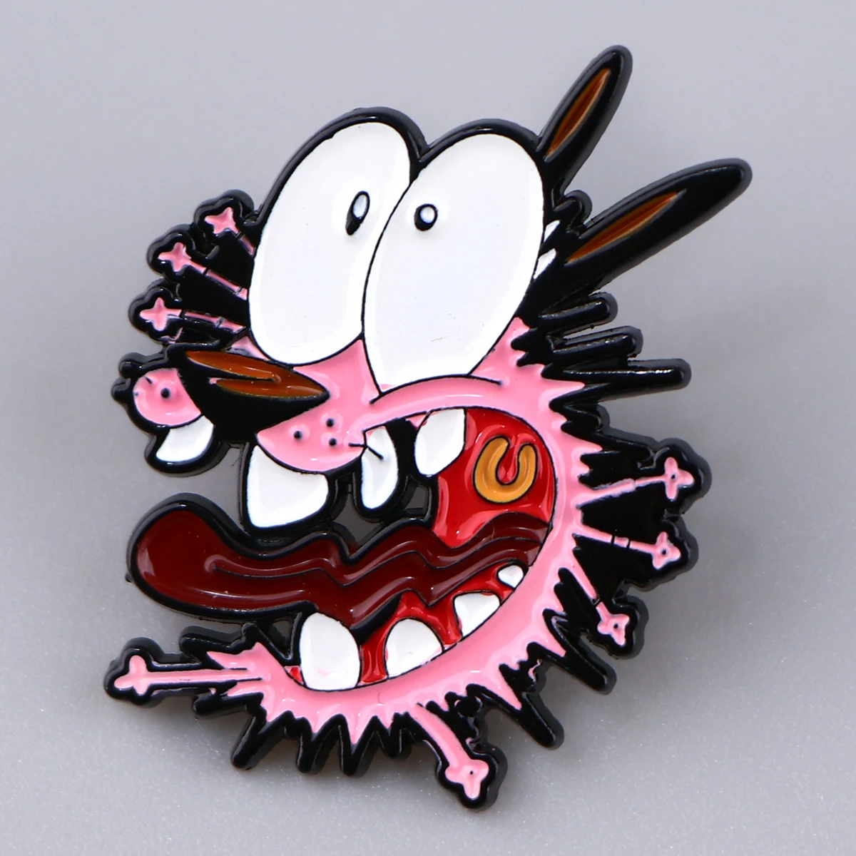 Alfileres esmaltados con figura de dibujos animados, broche de perro de coraje rosa, insignias de animales bonitos, Pin de solapa de camisa vaquera de Metal, accesorios de joyería, regalos