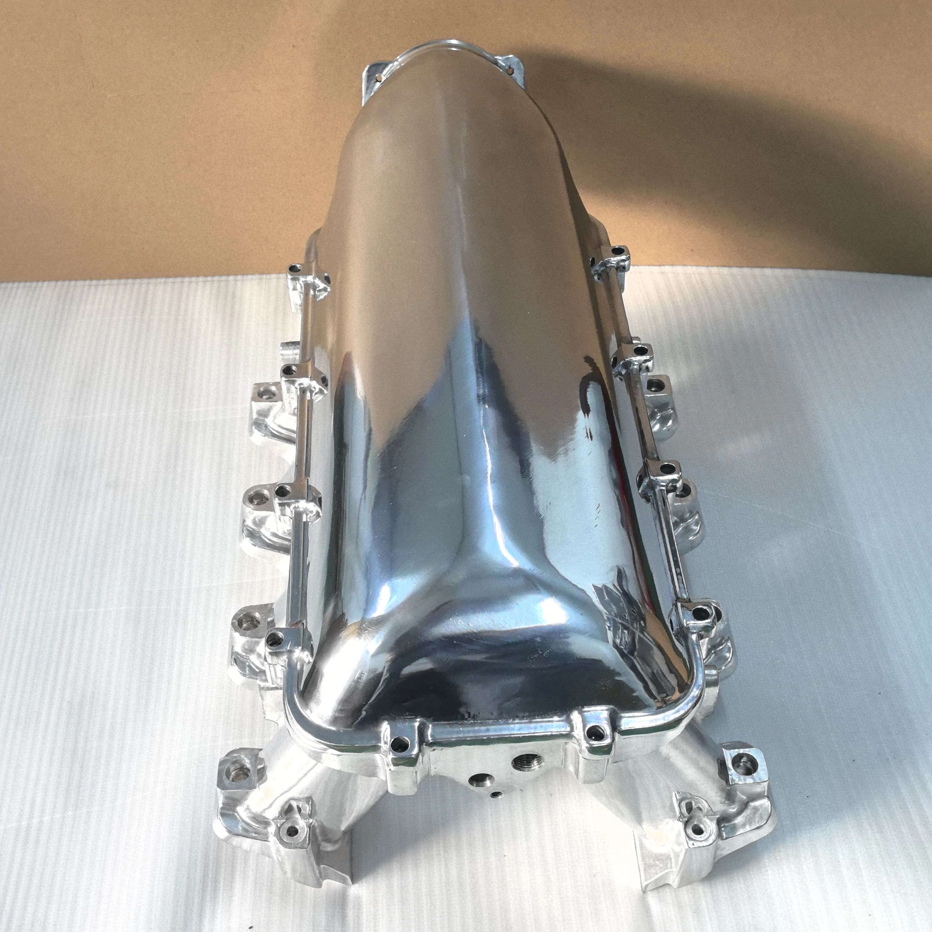 

Популярный впускной коллектор из полированного алюминия LS Hi-Ram EFI, подходящий для LS3 с комплектами топливных рельсов