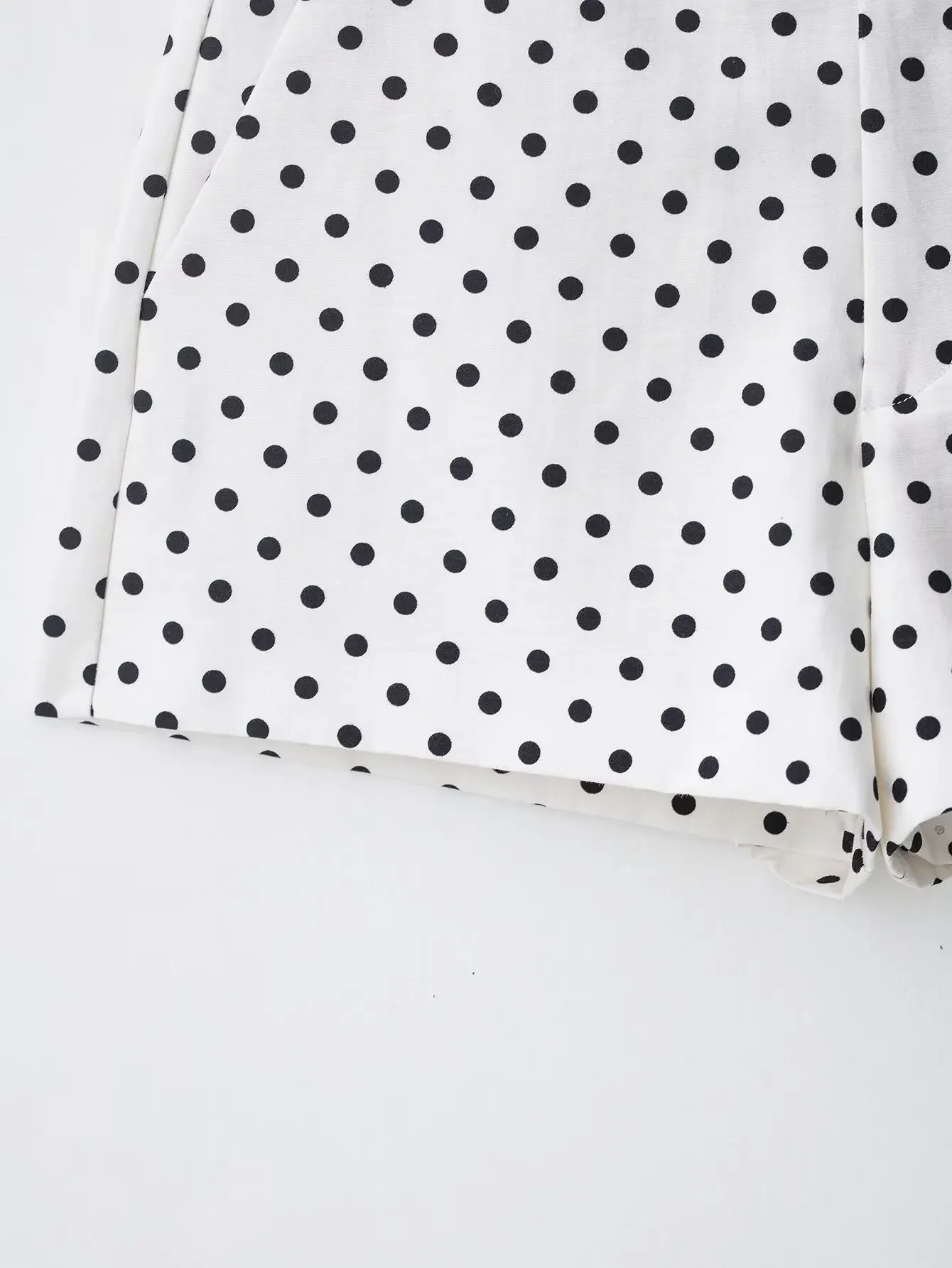 Damen-Set mit Polka Dots, 2-teilig, lässig, Stehkragen, langärmliges Crop-Top und Shorts mit hoher Taille, Outfit, Frühlingsmode, Streetwear – Detail 17
