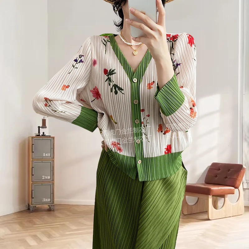

Miyake New Pleated Shirt Elegant Printing Single-breasted Casual Fold Cardigan Long-sleeved Pleat Shirt Loose Thin Temperament