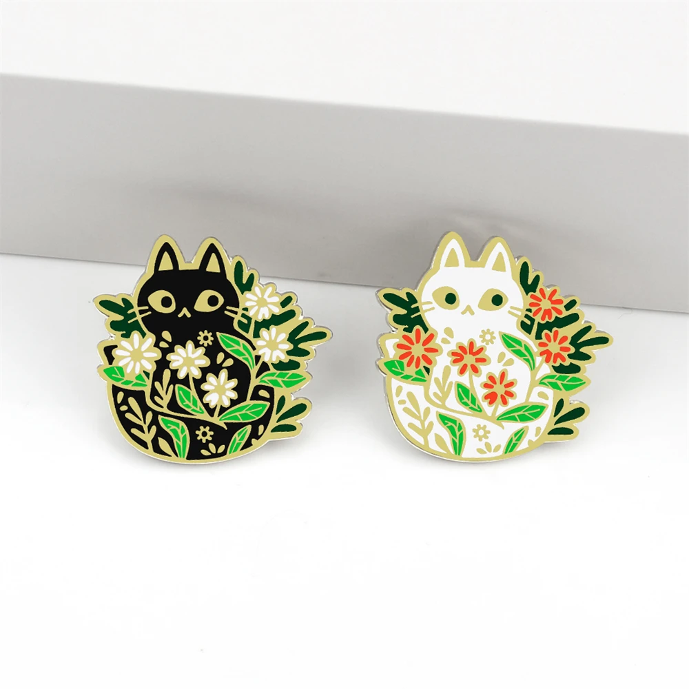 Lovely Animals Potting Cat Enamel Pins Flower Black And White Kitten  Brooch for Friends Gift Backpack Lapel Badge Jewelry Gifts