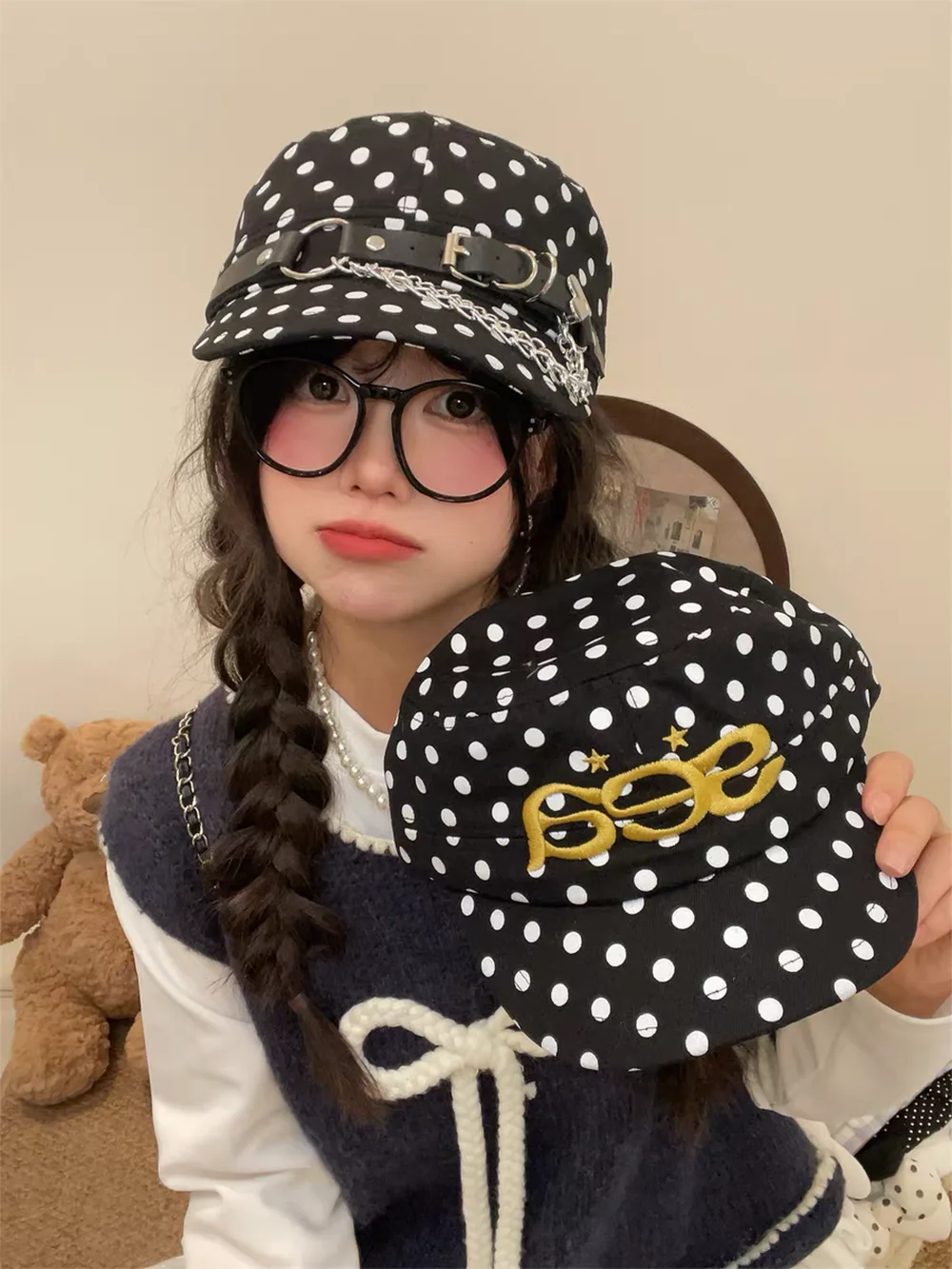 2026 new Korean Style Polka Dot Chain Fashionable Berets Caps for Women Sweet and Artistic Lace Trim Versatile Painter's Hats