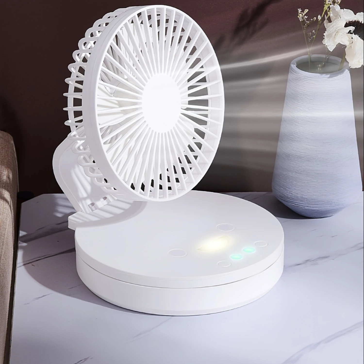 Summer comfortable and cool desktop 6-inch shaking head fan USB charging mini automatic small fan  office dormitory night light 