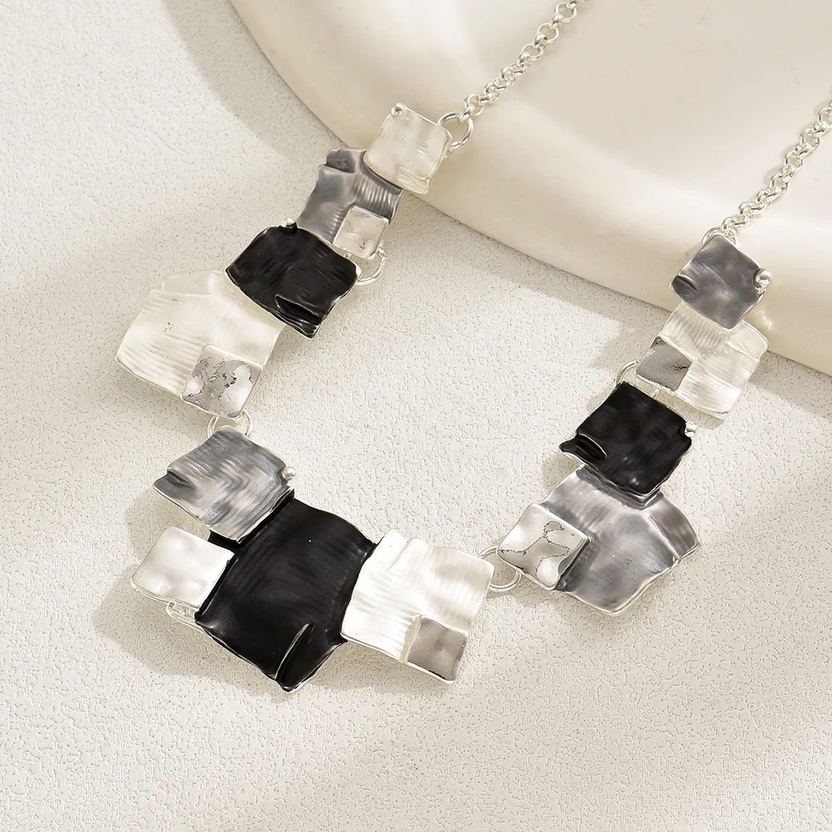 Geometric Block Design Necklace, Retro Bohemian Style, Personalized and Fashionable Collarbone Chain