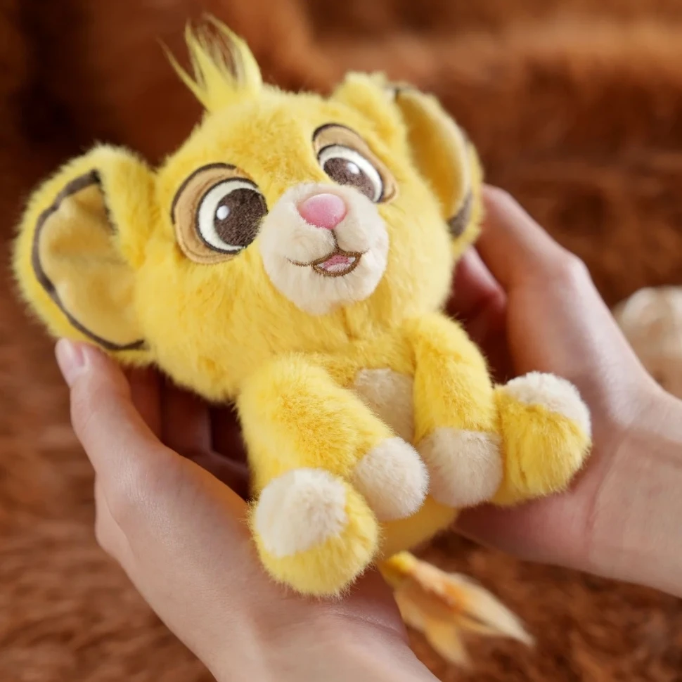 Disney Il Re Leone bambino Simba peluche ciondolo giocattoli Anime carino portachiavi per auto ciondolo zaino moda regalo di compleanno Kawaii