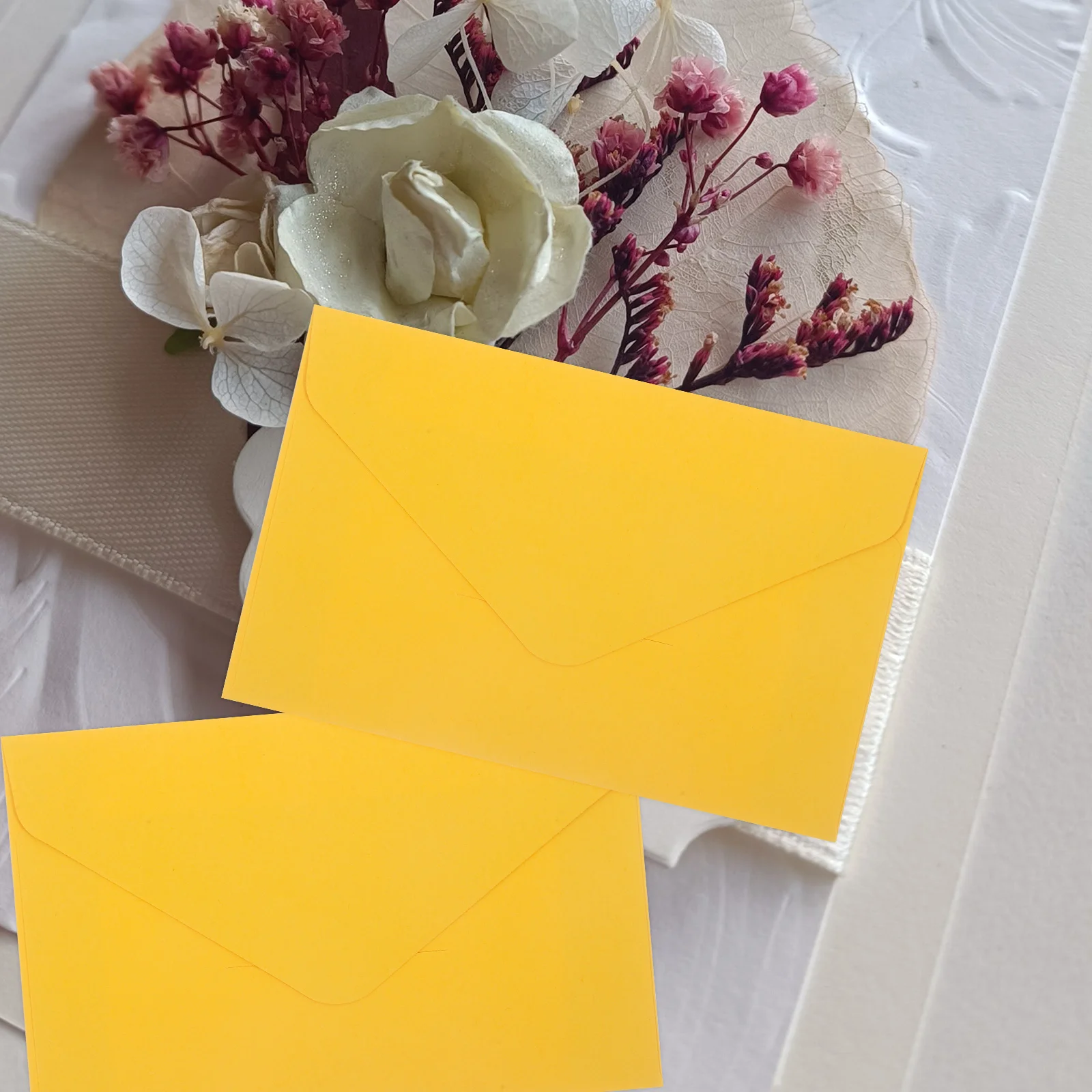 100 envelopes dourados dos pces fortes resistentes ao desbotamento para o banquete do evento corporativo envelopes compactos delicados convite a granel