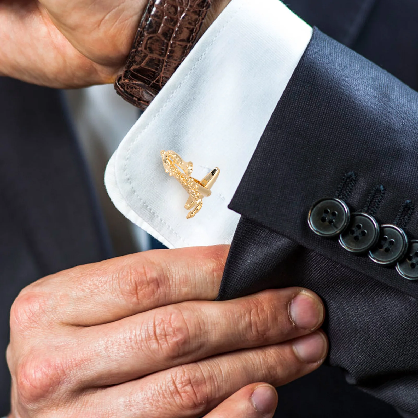 

1Pair Golden Saxophone Cuff Links for Men Shirt Sleeve Buttons Creative Cufflinks Set Formal Wear Decoration Unique Gift