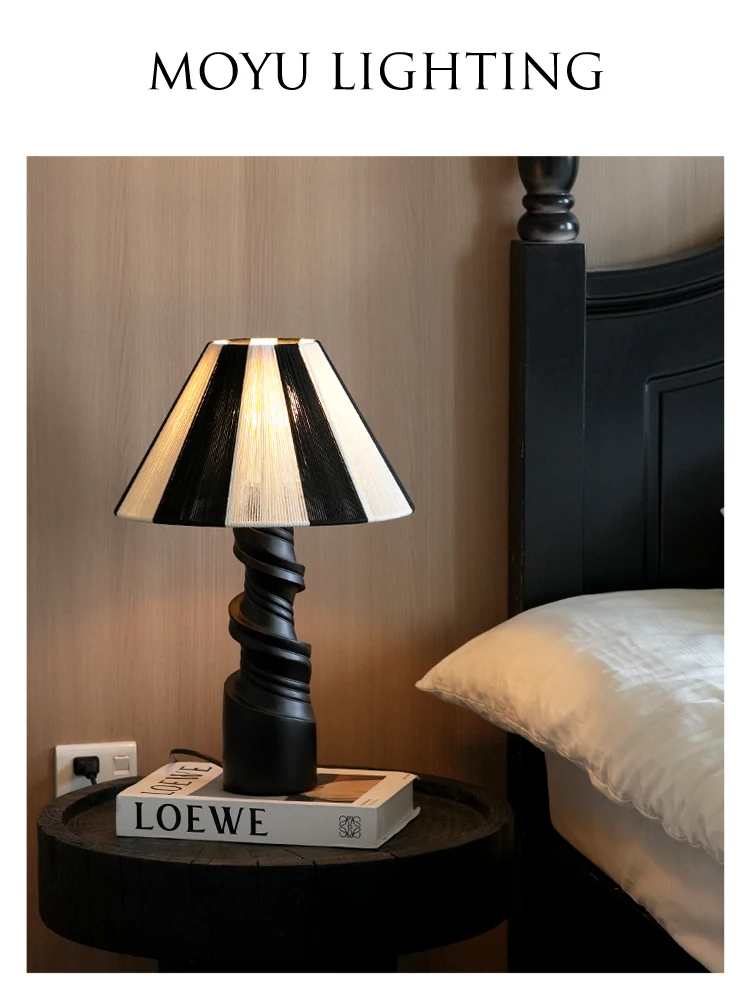 Middle ancient style solid wood desk lamp, creative retro bedroom bedside lamp new Chinese decorative atmosphere lamp