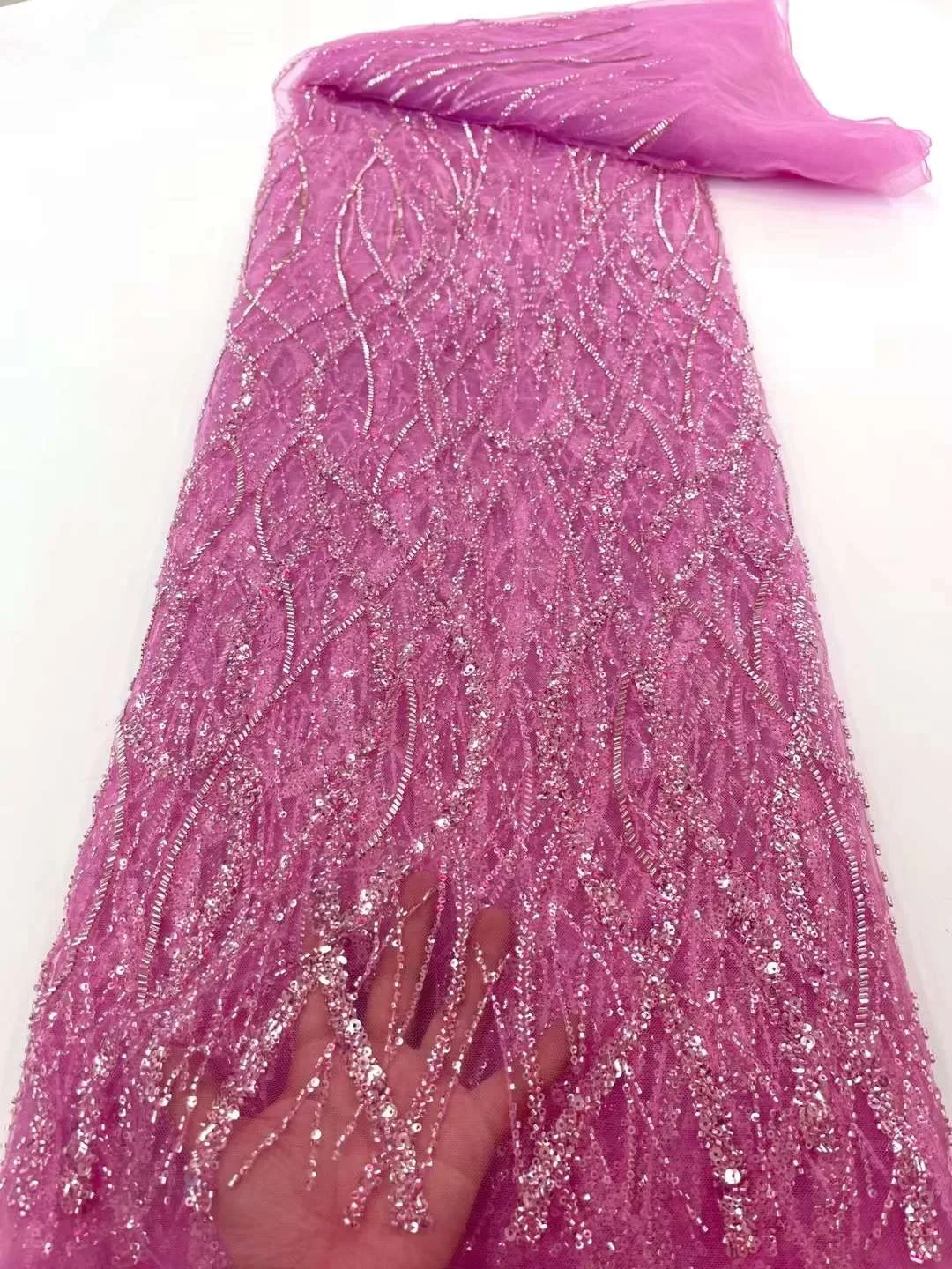 

Latest Design Luxury African Lace Fabric Pink Beaded French Mesh Sequins Tulle Lace Fabrics for Sewing Wedding Party Dress