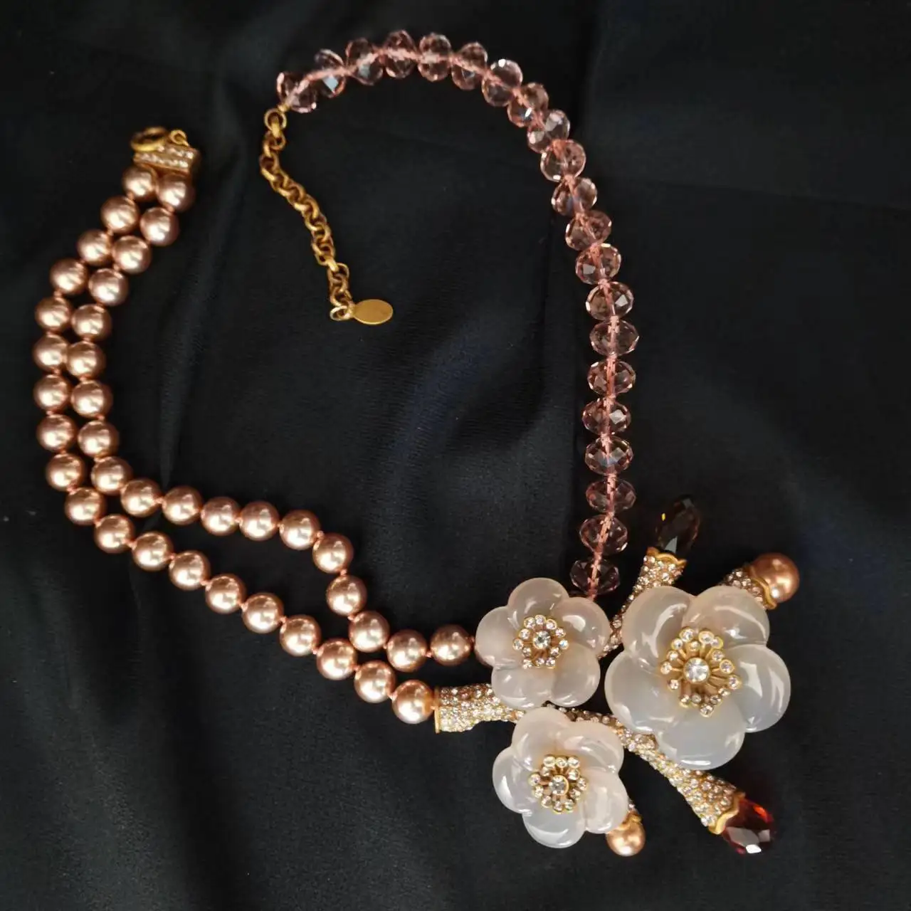 

Vintage camellia pearl premium all-match heavy industry necklace