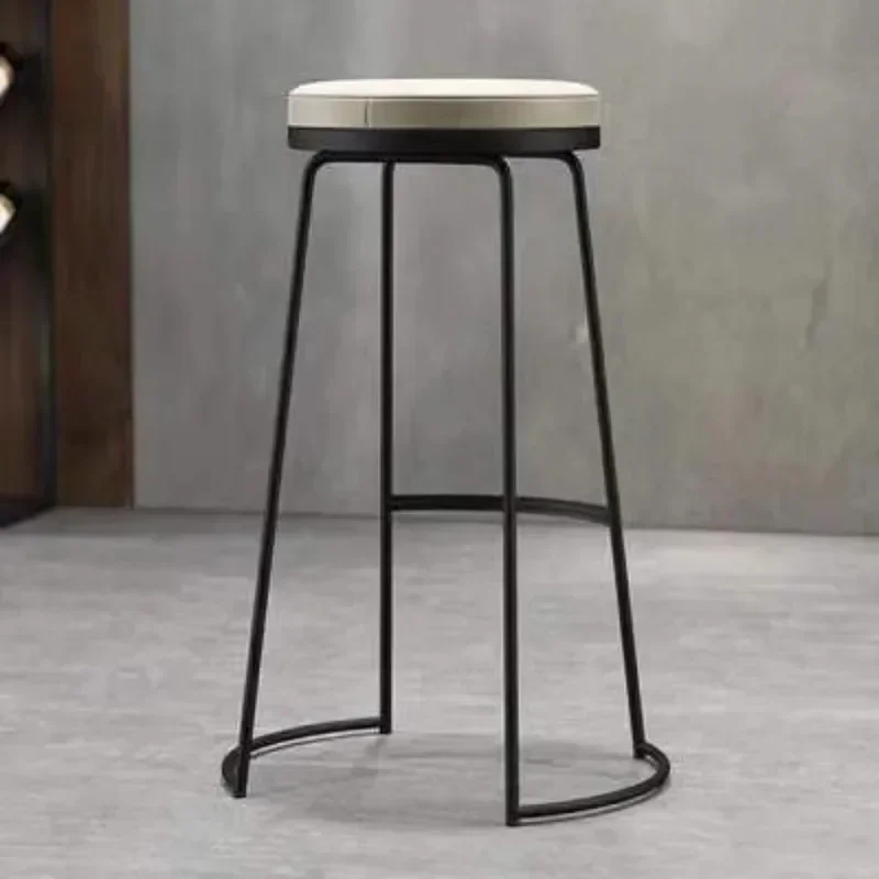 Taburete de Bar de hierro nórdico ligero de lujo, silla alta de ocio creativa para cocina, comedor, cafetería, escritorio frontal, asientos cómodos