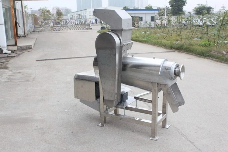 Macchina completamente automatica per spremitura e modellare frutta e verdura