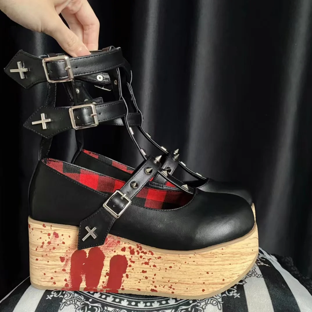 Gothic Punk Rivet Wood Grain Blood Decor Thick Sole Pumps Cool Girl Round Toe Platform T-Straps Buckle Women's Halloween Shoes