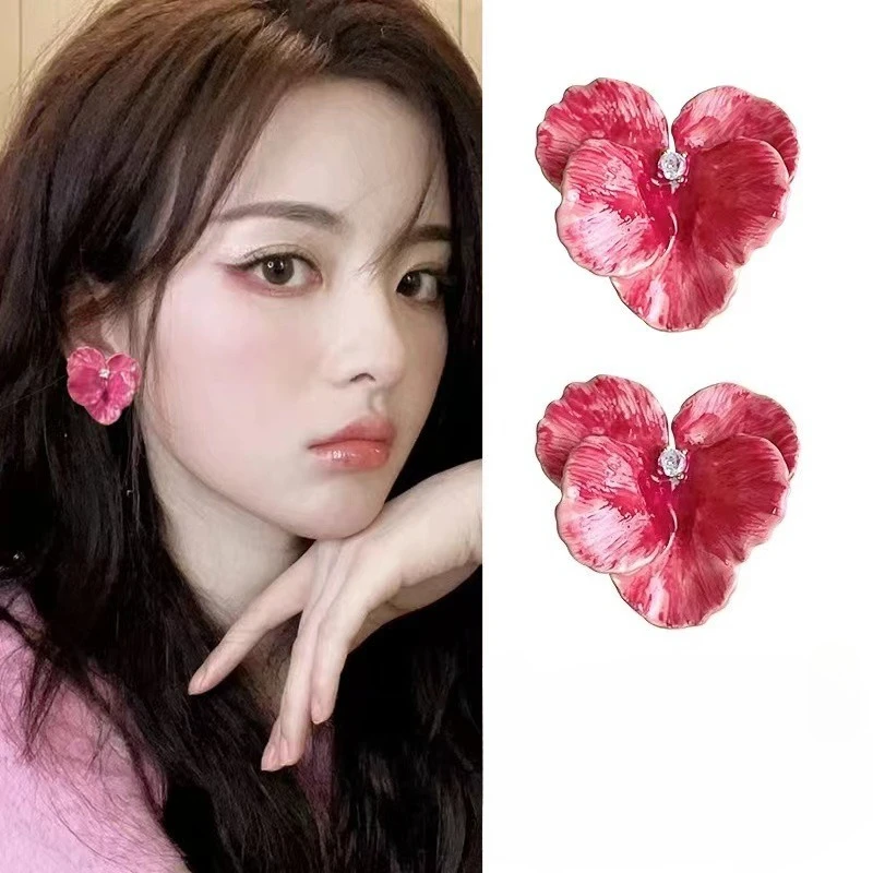 

Retro Drip-Painted Blue Floral Earrings Classic-Inspired Luxury Floral Petal Studs Trendy Fashion Earrings for Women