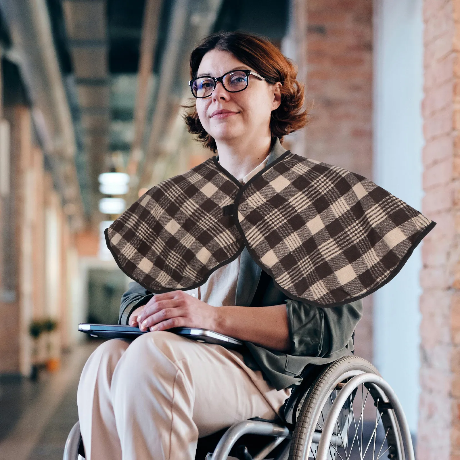 Wheelchair Warm Blanket Wearable Windproof Waterproof Cloak Poncho Winter Jacket Cover Shawl for Elderly Adults Manual Electric