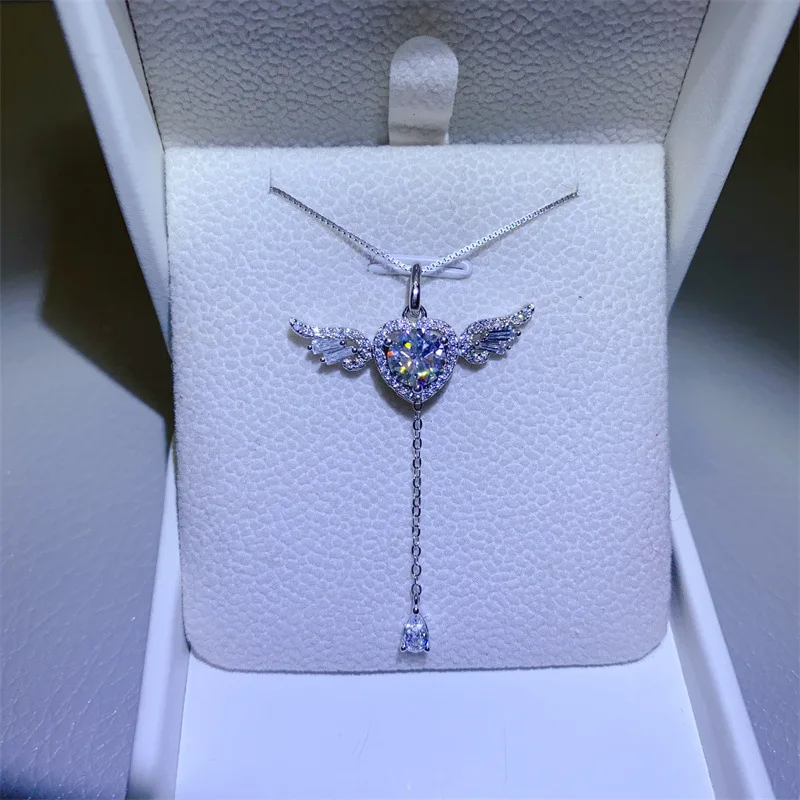Platinum Texture Little Angel Necklace Pendant For Women 1ct Moissanite PT950 Platinum | delicate and skin-friendly