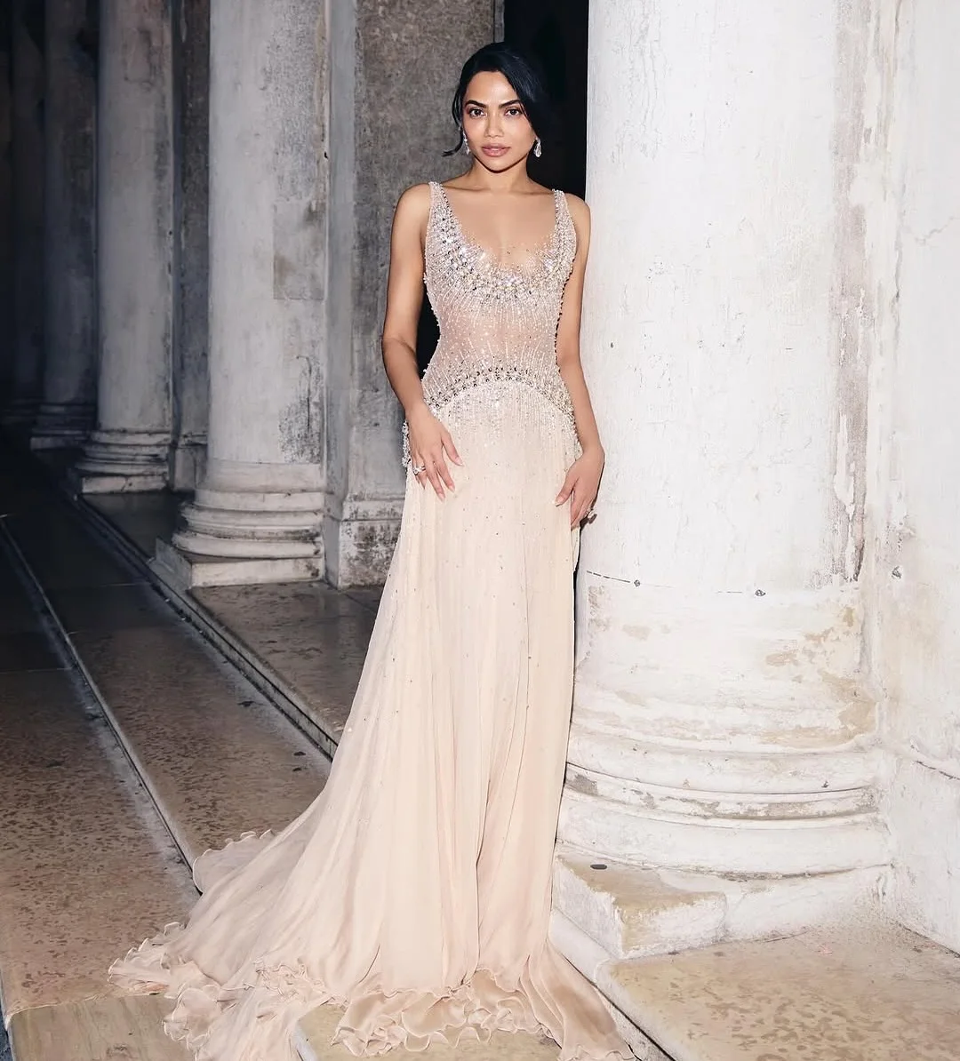 

Ofherown Luxury Beaded Crystal Evening Dresses A-Line U-Neck Backless Prom Gowns Nude Sequins vestidos de fiesta Customized