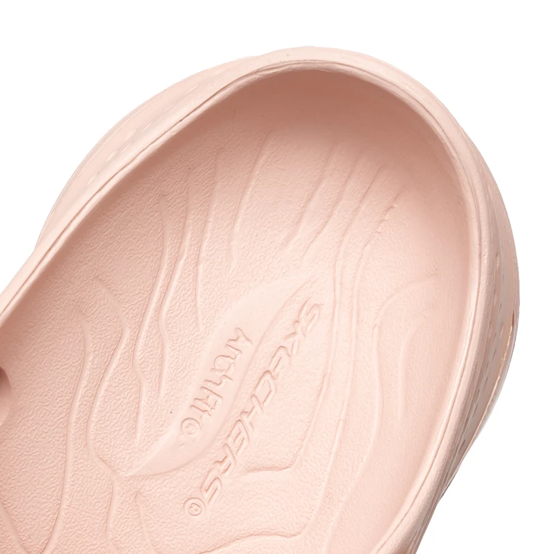 صنادل نسائية من Skechers أحذية الشاطئ الخارجية شباشب سهلة الارتداء للنساء مريحة وعصرية وخفيفة الوزن وقباقيب قابلة للتنفس 111385-Blsh