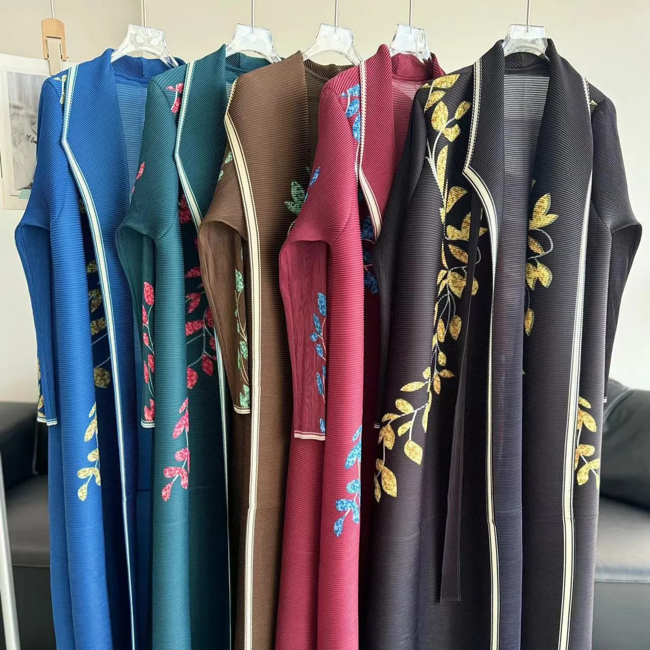 2024 Autumn New Pleated Women's Long Gown Fashion Printed Cardigan Nine Tie Design Trench Coat Loose Plus Size