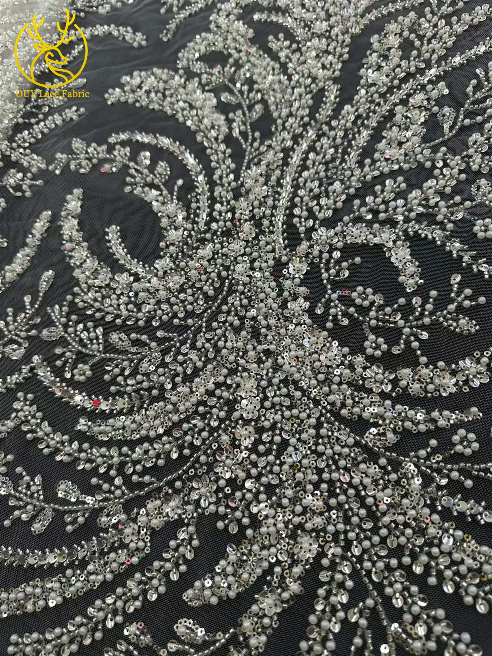 Luxuriöser goldener afrikanischer Pailletten-Spitzenstoff, hochwertiger französischer bestickter Spitzenstoff mit Perlen, nigerianischer Spitzenstoff für Damen-Partykleider – Detail 7