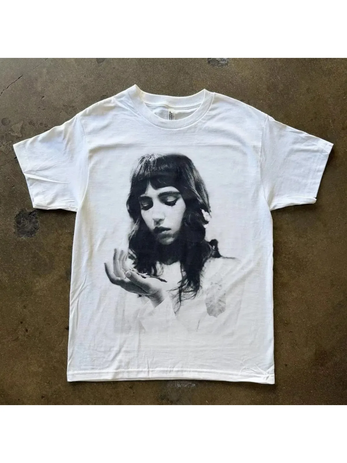 Y2k Harajuku T-Shirts, Clairo Portrait T-Shirt, Vintage-Grafik, weiche Streetwear-Drucke, lässige, lockere und bequeme T-Shirts, Unisex. – Detail 2