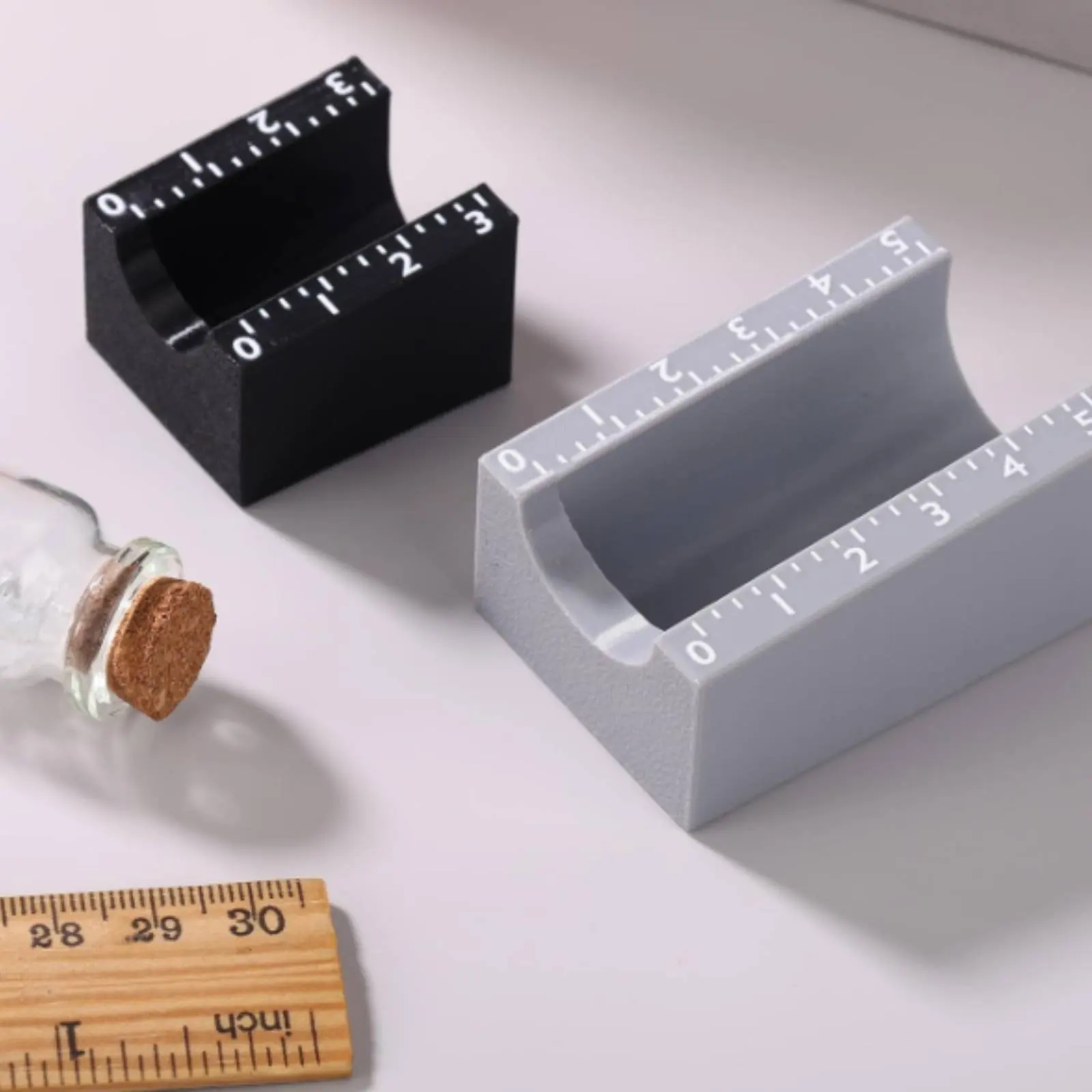 バイアルラベルアプリケーター-使いやすい小型ボトルラベルアプリケーター-実験室用品-コンパクトデザイン-技術者向けにぴったりフィットするスロット