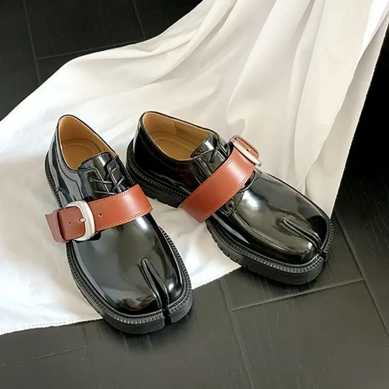 Tabi shoes for Women Genuine leather detachable belt buckle niche design sense split toe shoes shiny surface low top loafers