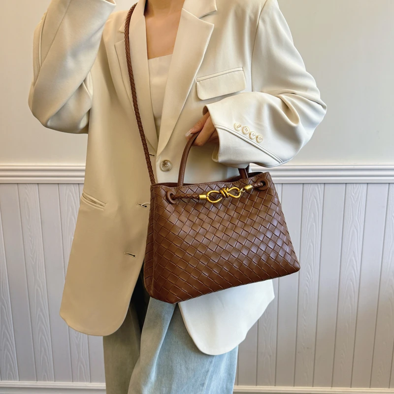 

Высококачественная женская сумка через плечо на молнии, уличная повседневная сумка на плечо с ремешком-цепочкой, популярный дизайн, сумка