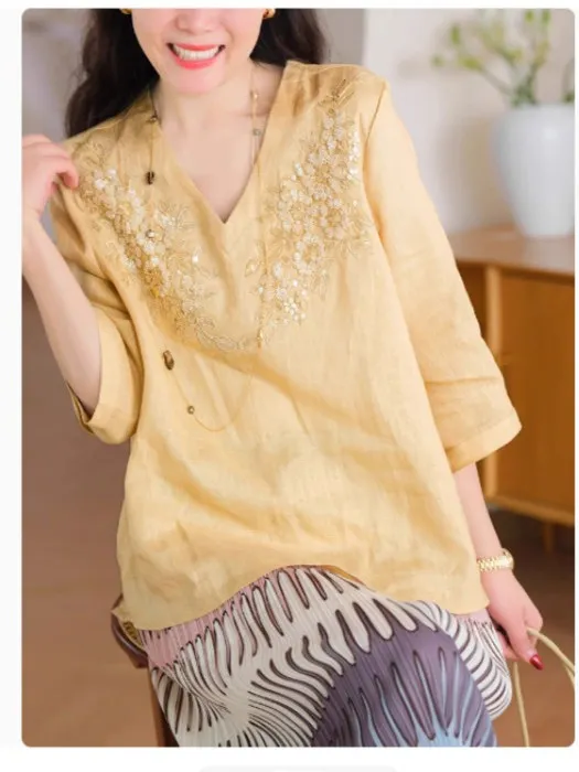 Summer 2025 Loose Embroidered T-irt Women's Casual Mid-Sve V-Ne Breathable Top Large Size Faion Artistic Sle
