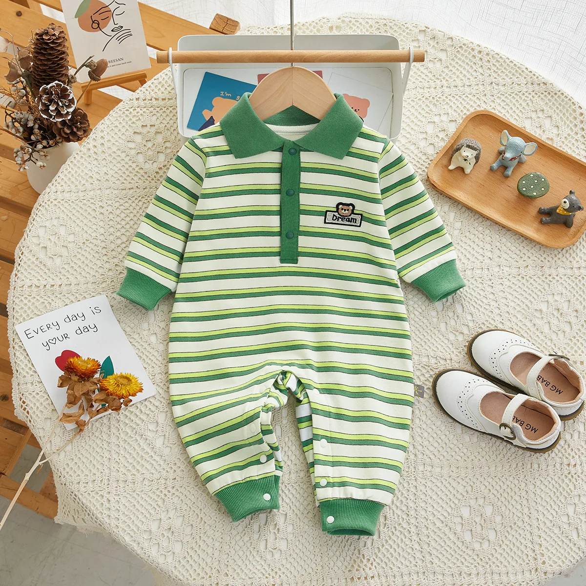 

2024 spring and autumn new baby romper bear stripe lapel newborn clothes