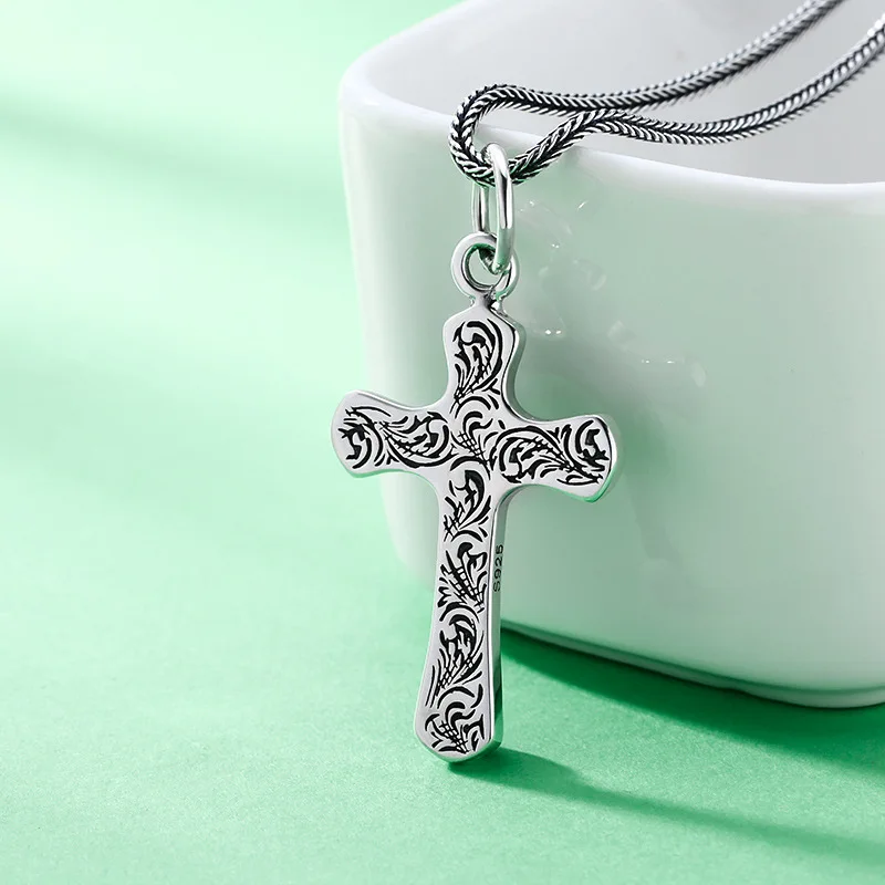 S925 Sterling Silver Vintage Thai Silver Cross Pendant with Black Zirconia & Arabesque Engraving Unisex Necklace