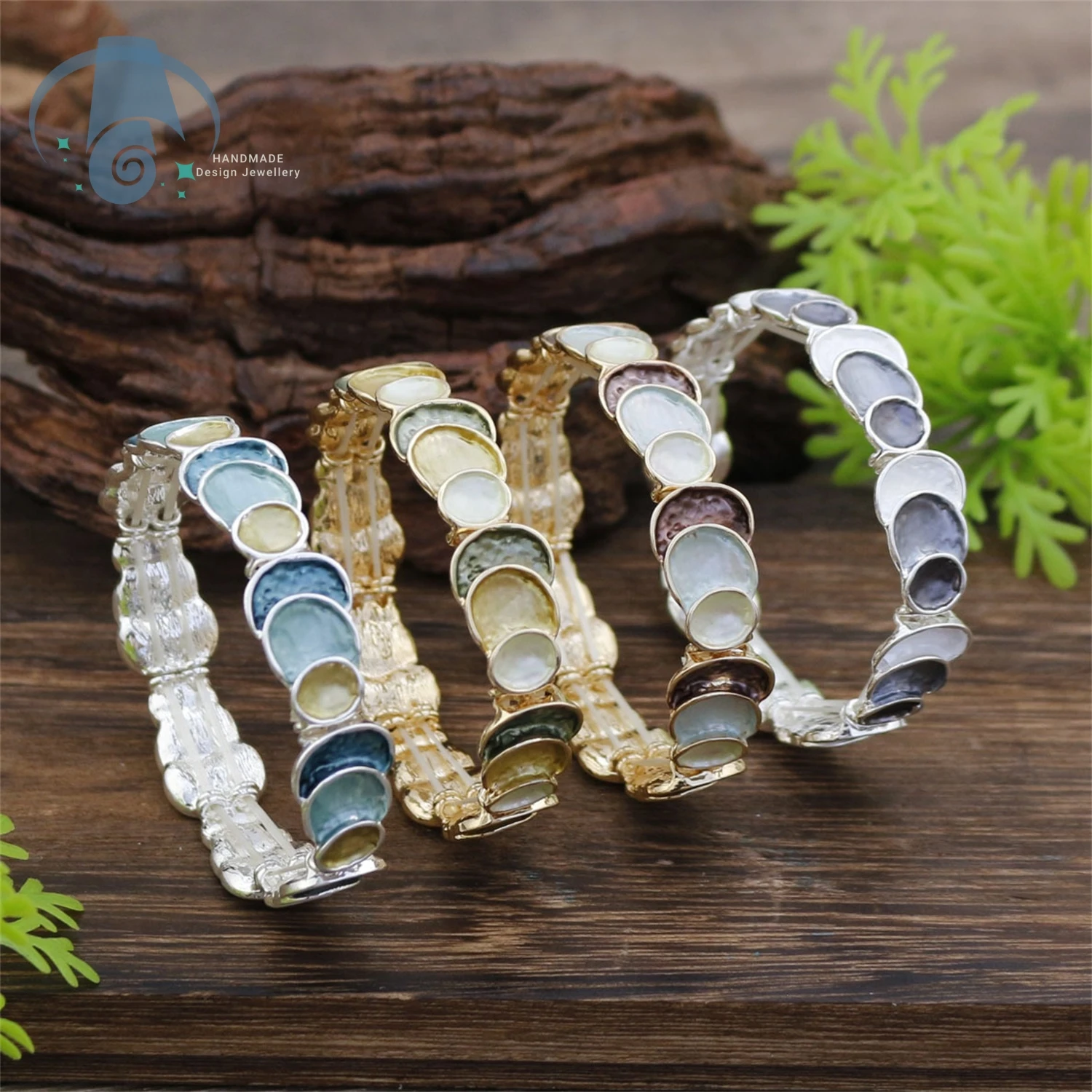 

Новый эмалированный браслет для женщин, трехслойный круглый диск, эластичный эластичный браслет, минималистичный элегантный модный ювелирный подарок на каждый день