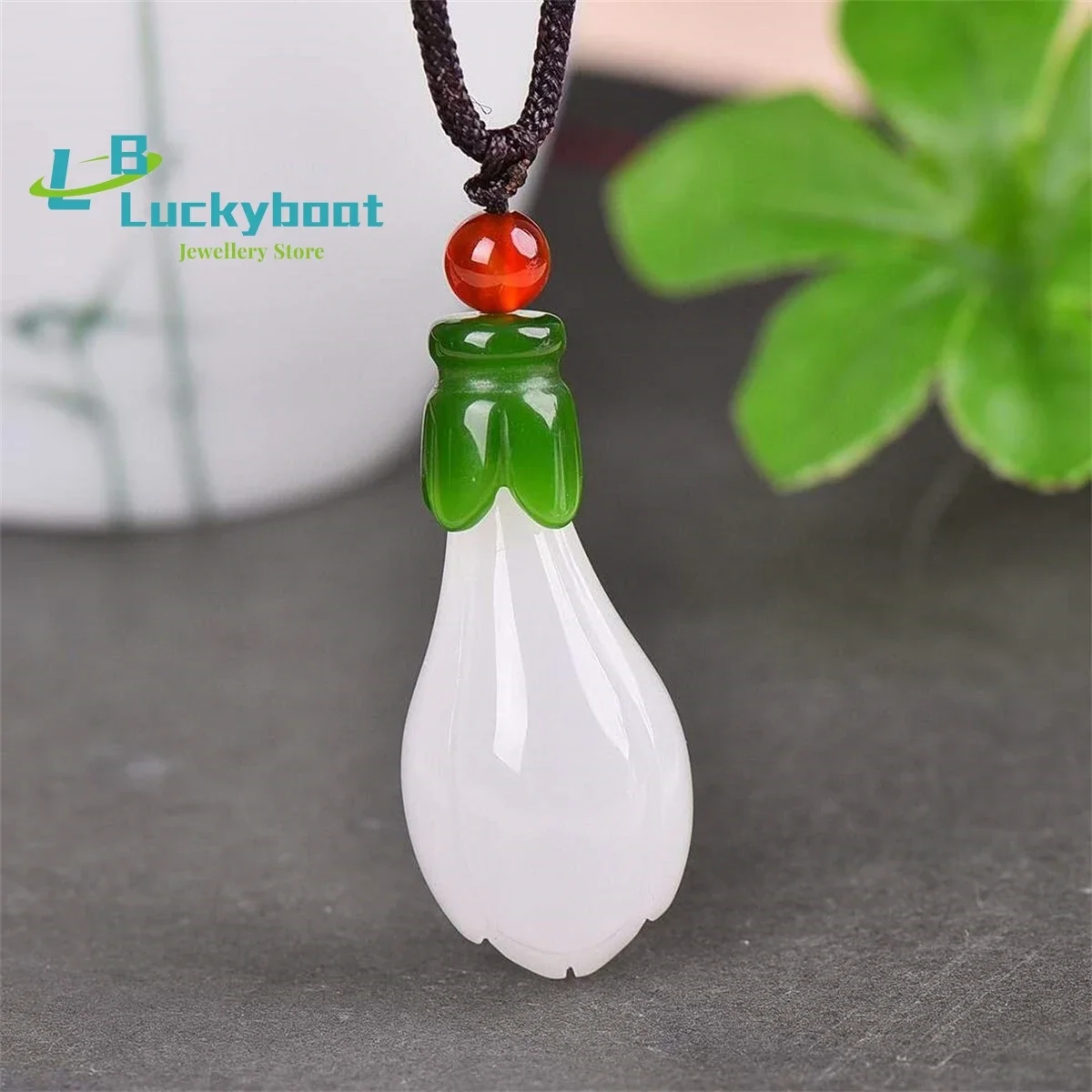 

Подвеска с нефритовой орхидеей из натуральной золотой нити. Простая и персонализированная, универсальная, изысканная и модная для мужчин и женщин.