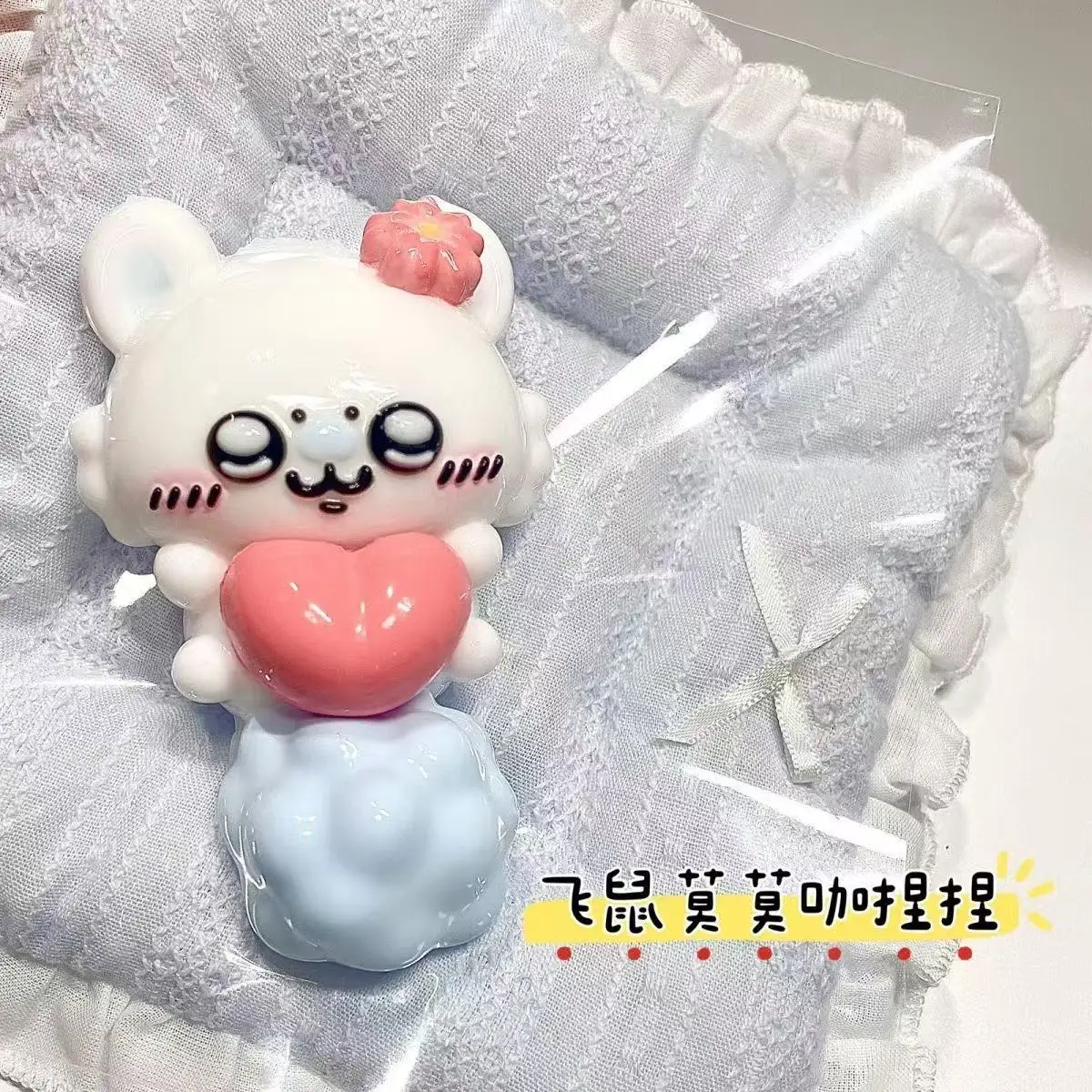 Chiikawa Hachiware Usagi Momonga mainan lucu yang bisa diremas, lambat kembali ke bentuknya, terbuat dari silikon krim berair, mainan remas yang menyenangkan untuk pelajar.