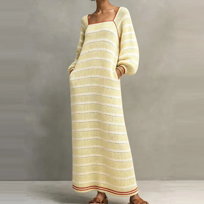 Elegantes Maxikleid mit quadratischem Kragen, langen Ärmeln, hoher Taille und Taschen, gestreiftes Strickkleid in Blau-Weiß