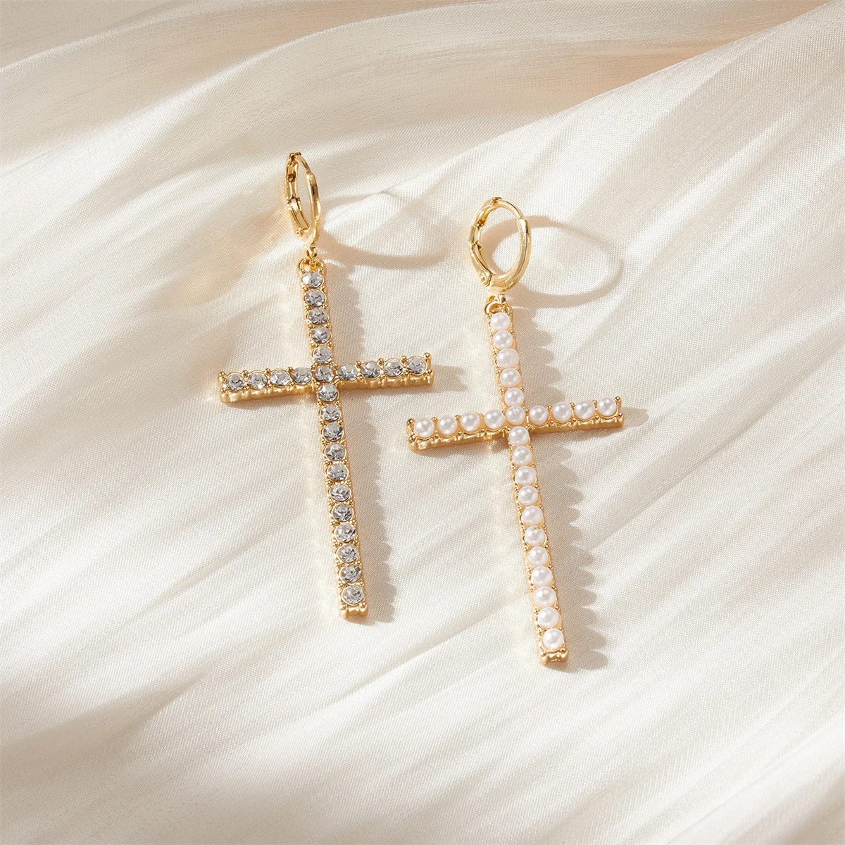 Pendientes minimalistas de moda con forma de cruz de perla de imitación de circón para mujer, aretes colgantes de cruz de Jesús gótico Punk, joyería de fiesta
