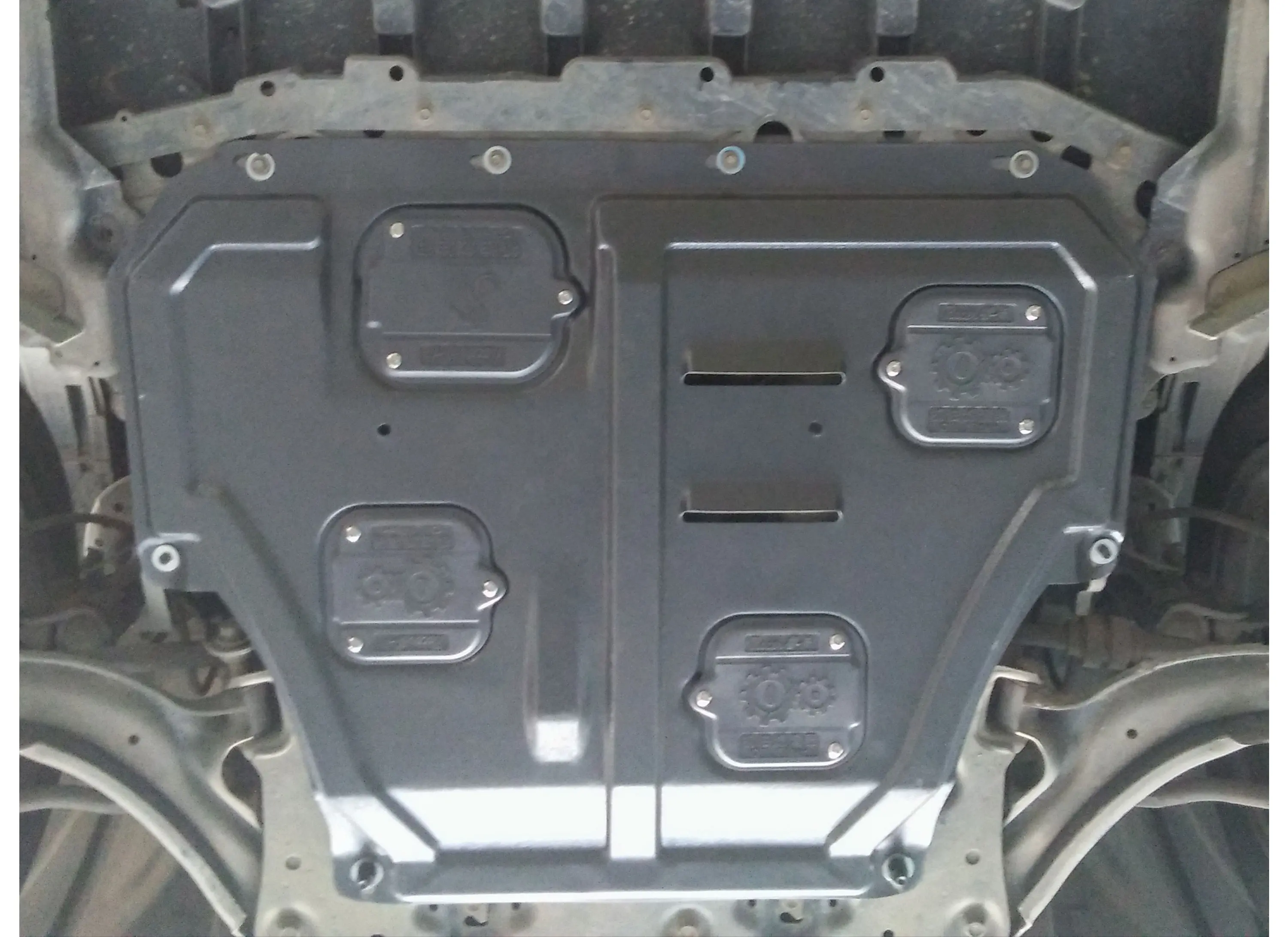 Pelindung Bawah Mesin Nissan TIIDA 2011-2021 Warna Hitam, Pelindung Lumpur, Penutup Fender, Mudguard