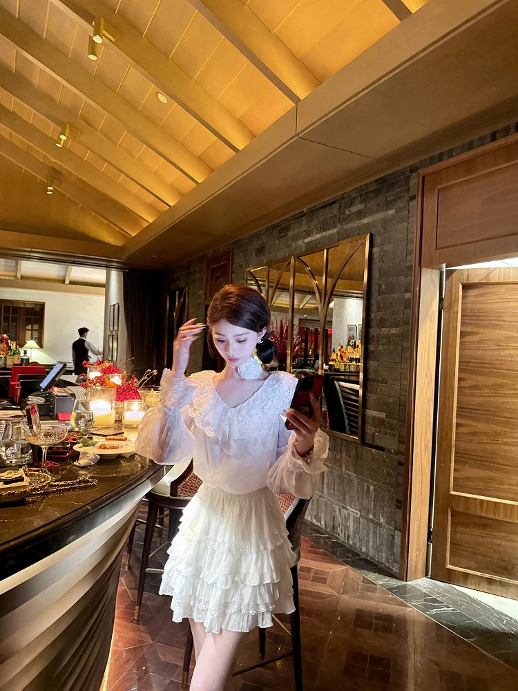 

Кружевной топ ручной работы с вышивкой и воротником-куклой, модная новинка ранней осени от Yu Xiaoxiao Spring Sp Flower Lang