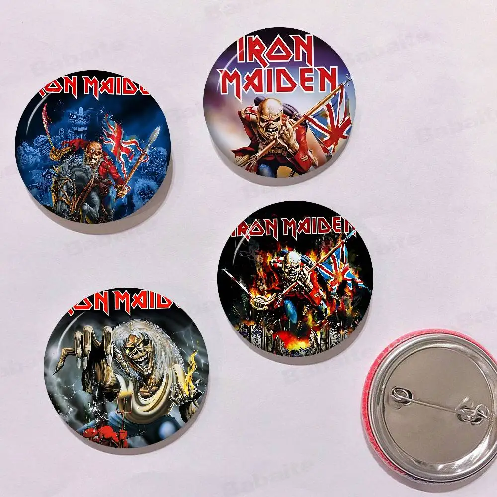الكلاسيكية الفرقة I-Iron M-Maiden 32/44/58 مللي متر تخصيص زر دبابيس لطيف مضحك الإبداعية شارة مجوهرات ديكور هدايا للأصدقاء