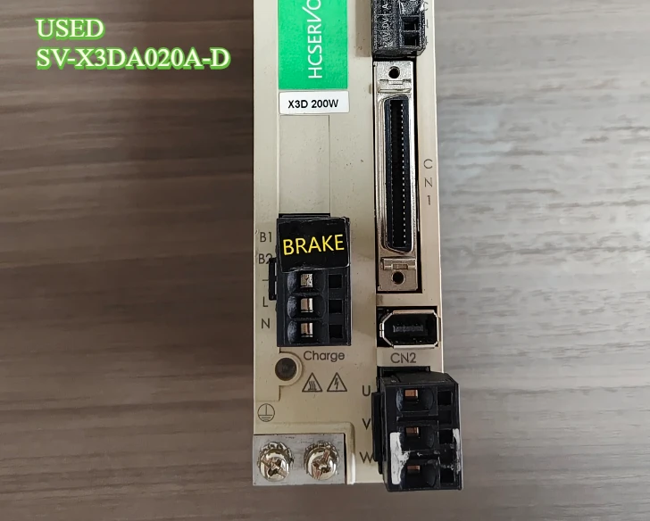 SV-X3DA020A-D   200w servo driver functions normally physical picture