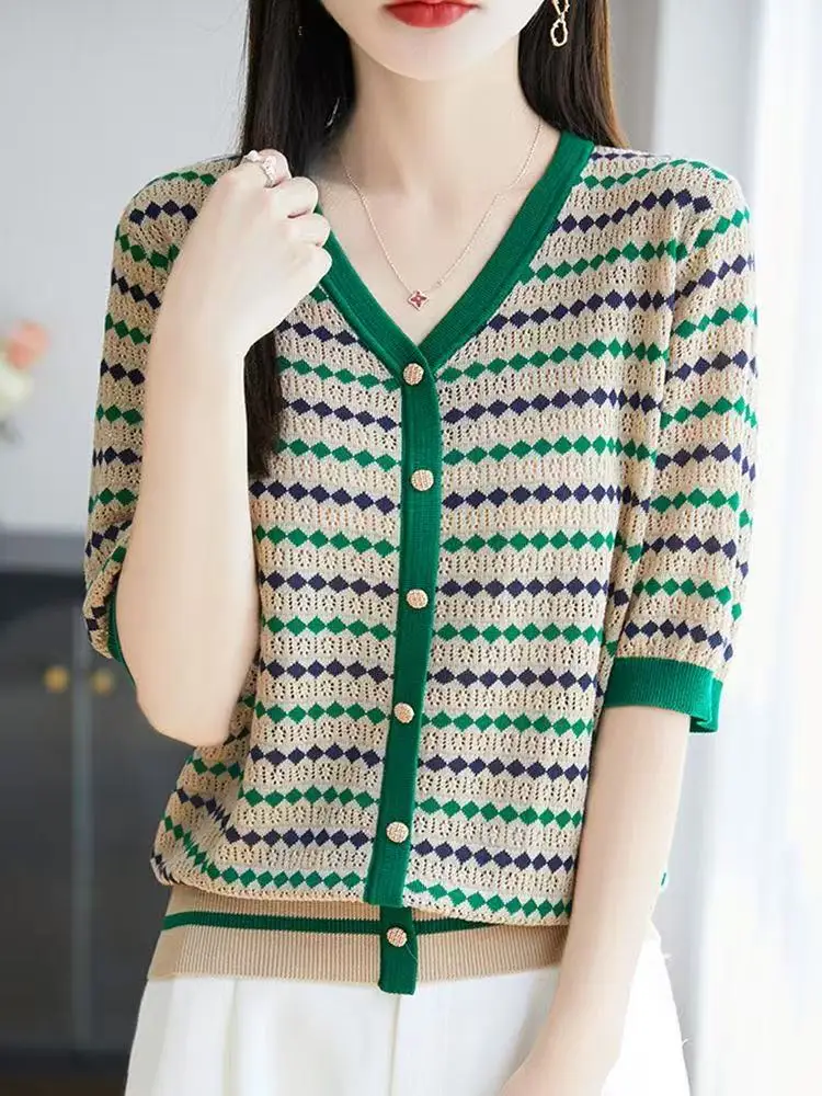 New Summer Large Size Women's Niche Fashion Contrasting Striped Rose Red Green Short-sleeved Knitted T-shirt view 5