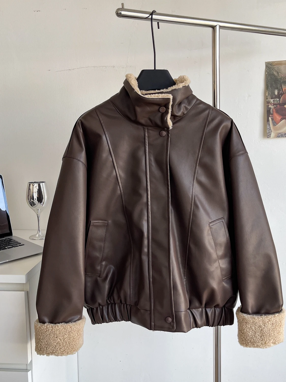 Casual PU Leather Fur Lined Women's Jaet Loose Fit Versatile Outerwear Long Sve Button up Classic Color  Daily Wear