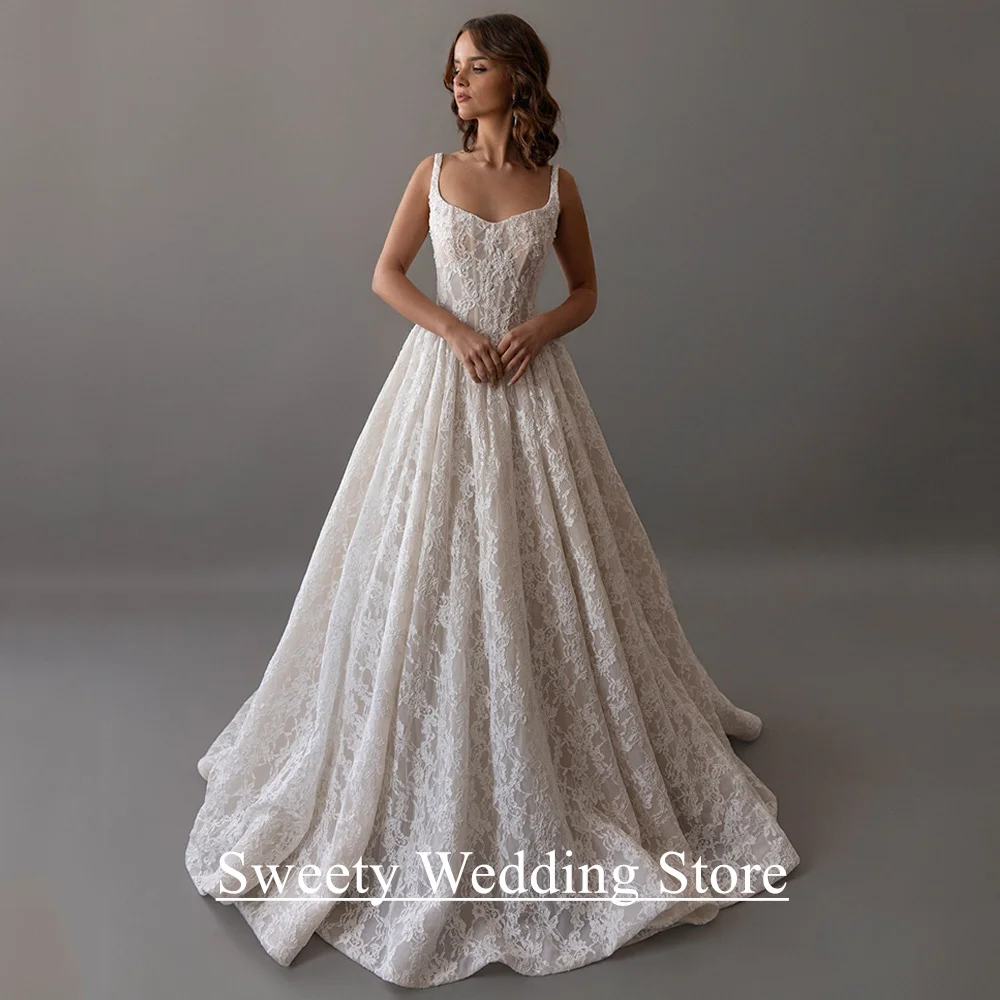 

Luxury Lace Wedding Dresses for Woman Bride Customized V Neck Sleeveless Pearls Court Train Saudi Arabian Bridal Gown