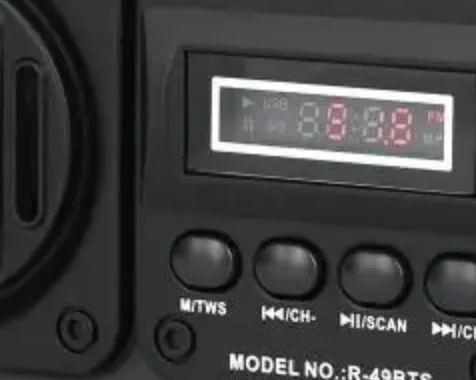 

49BTS Беспроводной Bluetooth-динамик Воспроизведение MP3 FM-радио Солнечная зарядка аварийное радио полнодиапазонный высокая чувствительность